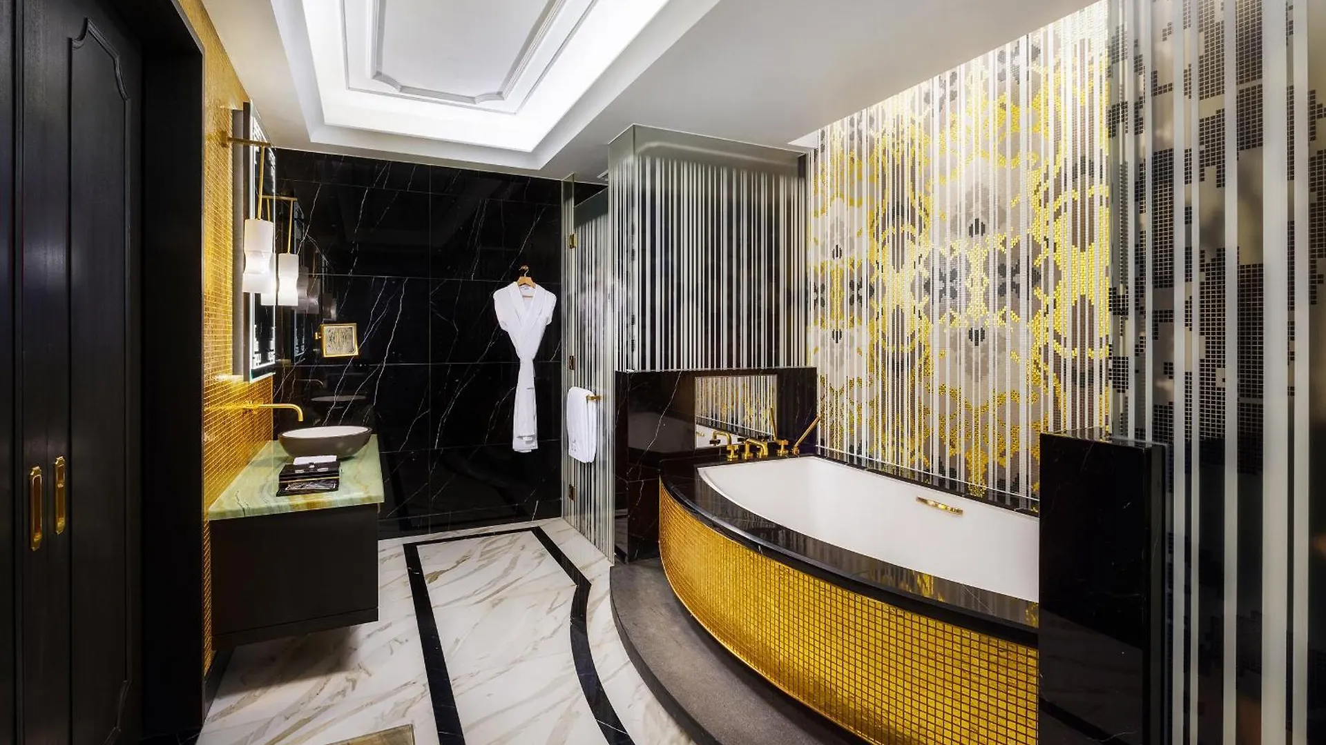 ***** Rezort Hotel The Karl Lagerfeld Macao Čína